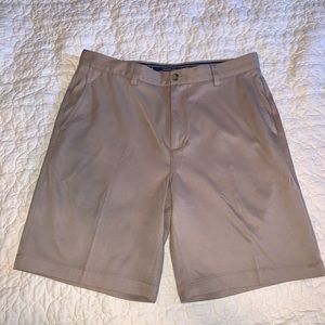 Vineyard vines khaki shorts